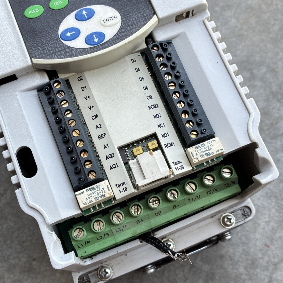 BENSHAW VARIABLE FREQUENCY DRIVE RSI002GP4B 480 VAC 2 HP 3 PHASE 5.2 AMP4