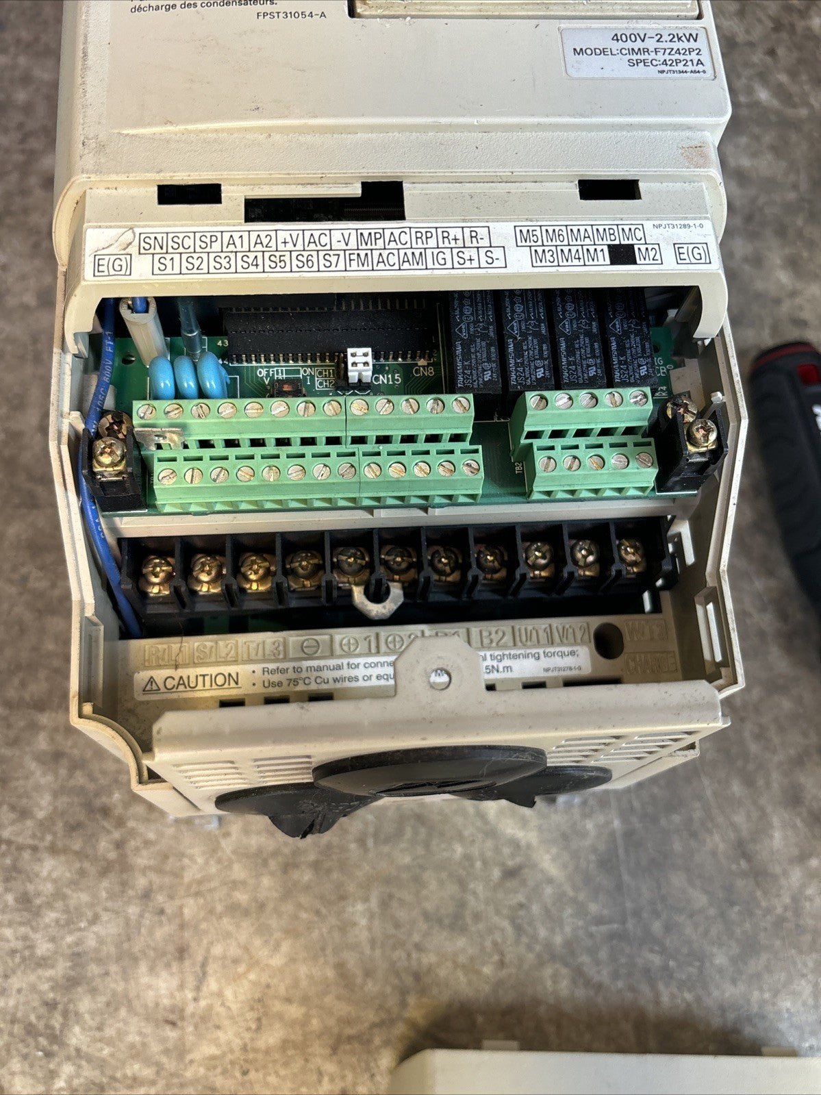 Omron CIMR F7Z42P2 Yaskawa Varispeed F7 VFD Inverter 2.2kW 400V 3P 5.3A4