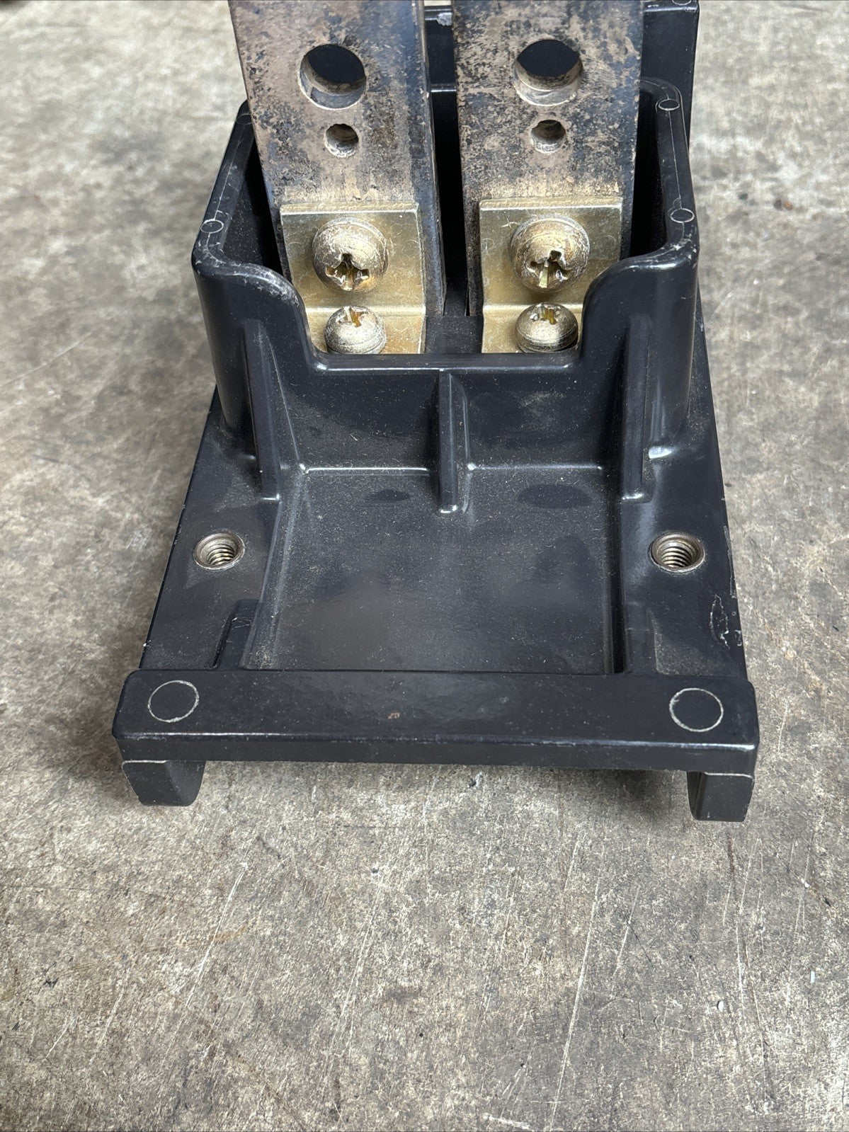 701442 BLACK UPPER POLE BASE MOLDING INSULATOR9