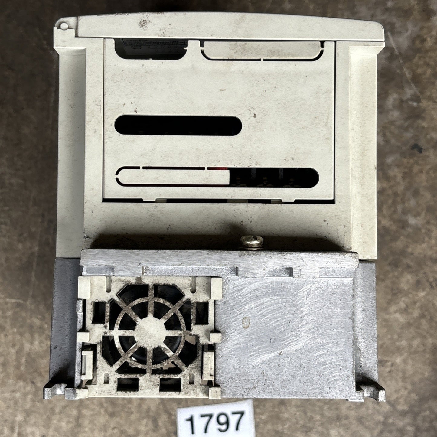 Toshiba VFS9 4015PL WN(1) VFD 0.5/400Hz 2Hp 380/500v 4.1A 3Ph In5