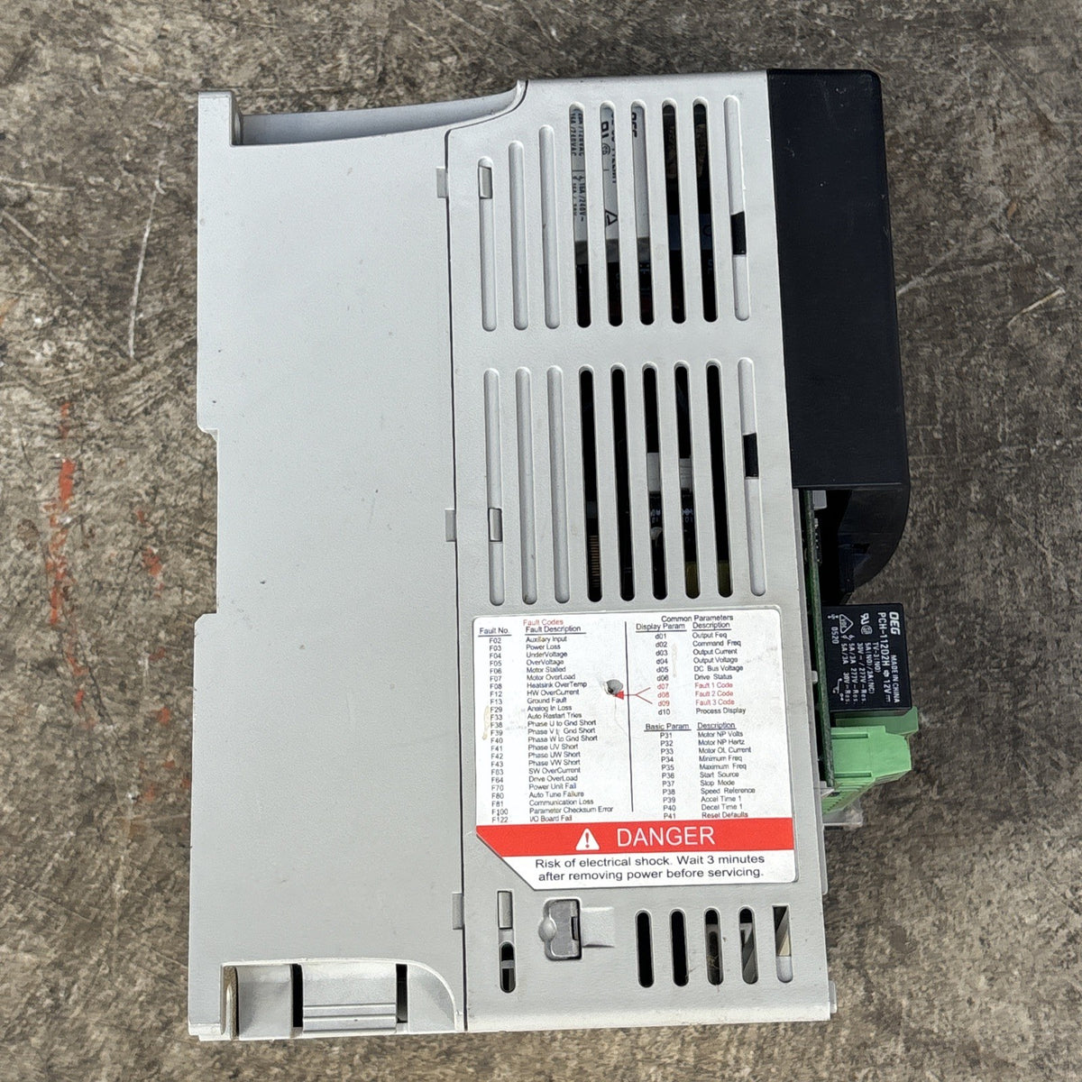 Allen Bradley Powerflex 40 22B D2P3N104 1.0HP AC drive, 380v 480v5