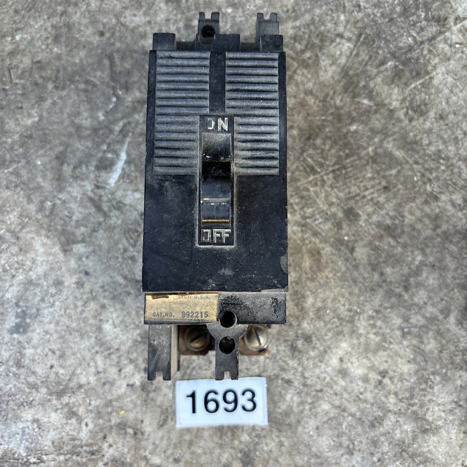 Square D 992215 15 Amp Circuit Breaker0