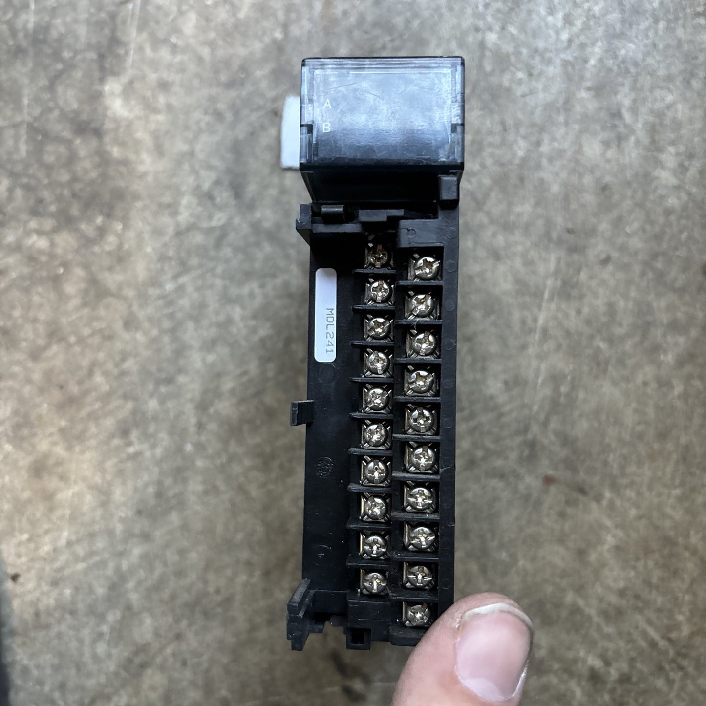 GE Fanuc Series 90 30 IC693MDL241D 24VAC/VDC 16PT Input Module USED IC693MDL2412