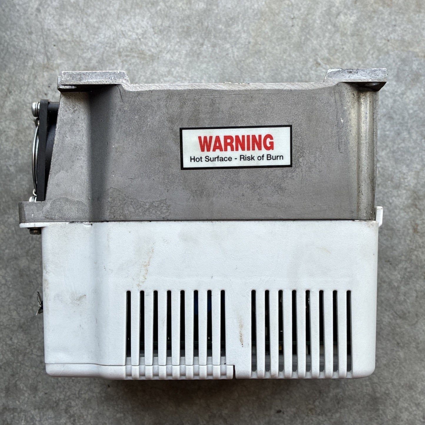 BENSHAW VARIABLE FREQUENCY DRIVE RSI002GP4B 480 VAC 2 HP 3 PHASE 5.2 AMP3