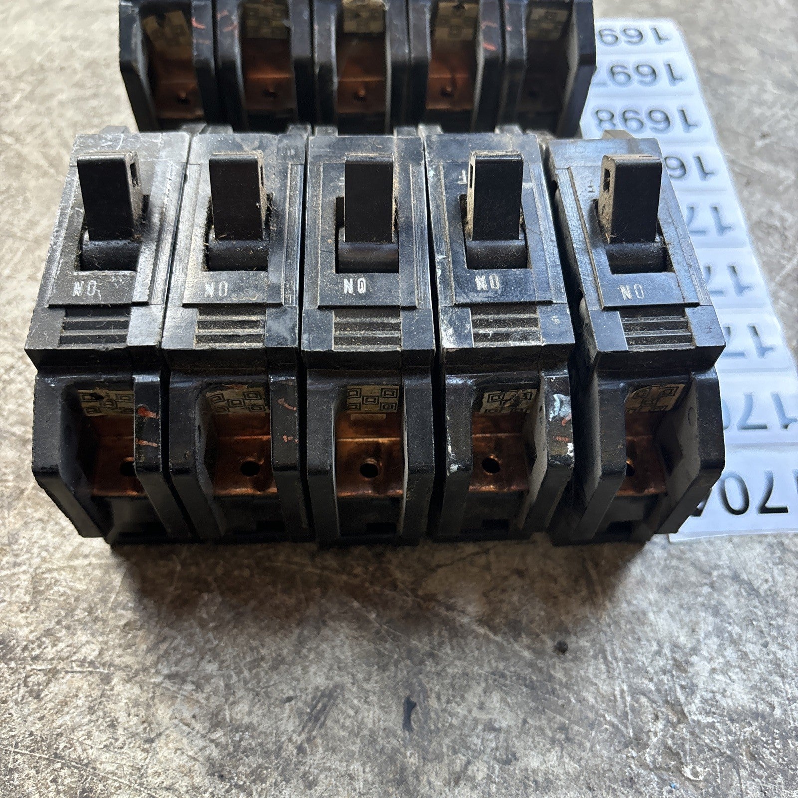 Lot Of 10 SQUARE3 D  TYPE  QB /  991120  / 20AMP/USE(33C3UP3