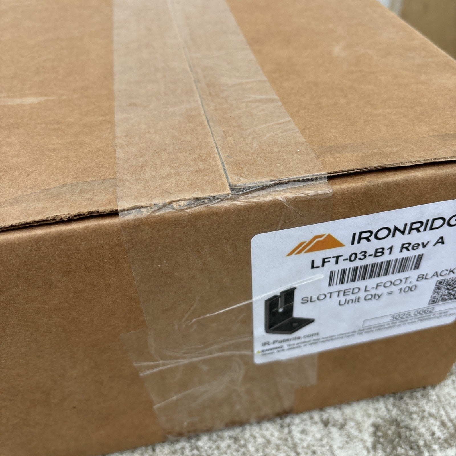 Case Of 100 IronRidge LFT‑03‑B1 — Slotted L‑Foot, Black, Rev A1