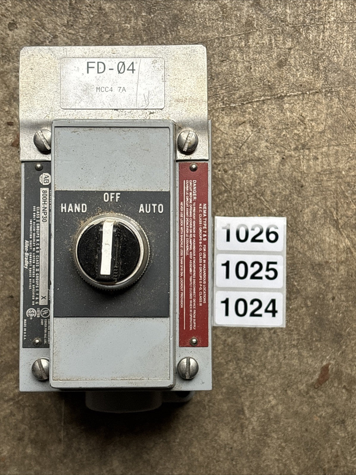 Allen Bradley Enclosure 800H 1HVX7M1 Body 800H NP30 Cover0