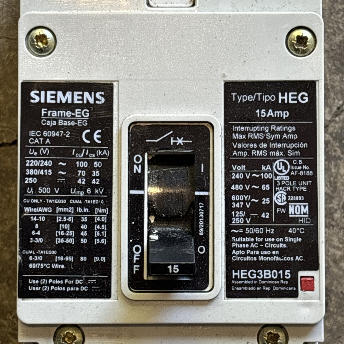 Siemens HEG HEG3B015 3 POLE 15 AMP 500V CIRCUIT BREAKER FLAWED1