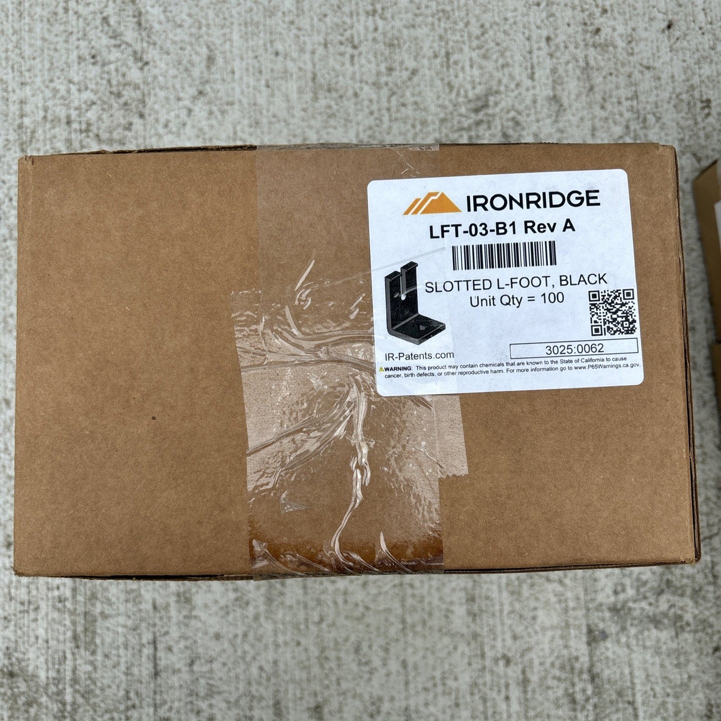 Case Of 100 IronRidge LFT‑03‑B1 — Slotted L‑Foot, Black, Rev A0