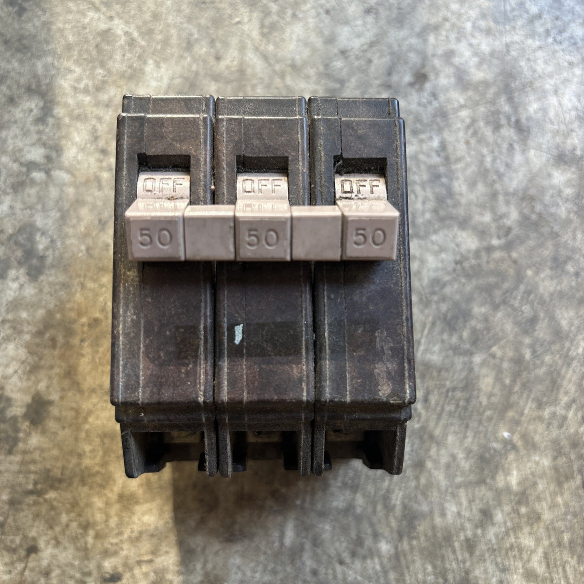 UND LAB Inc. 3 pole 50 AMP circuit breaker 240 VAC AL CU common trip Issue Lc2540