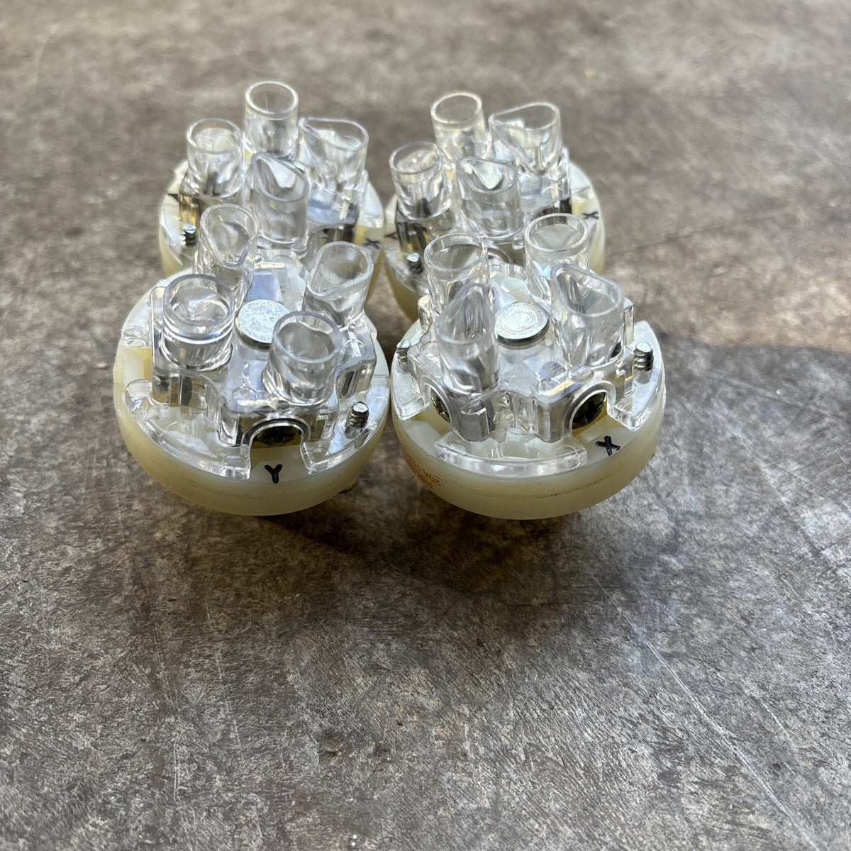 Hubbell HBL2411 Twist Lock Plug 3P/4W 125/250V NEMA L14 20P Lot Of 43