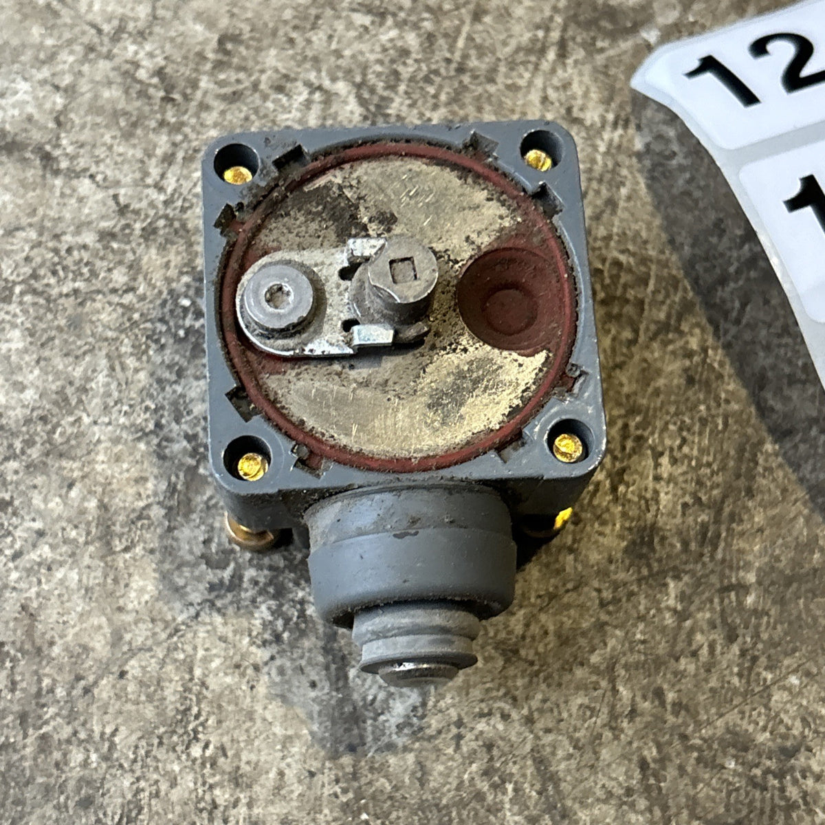 Cutler Hammer E50DS1 Eaton Limit Switch Head2