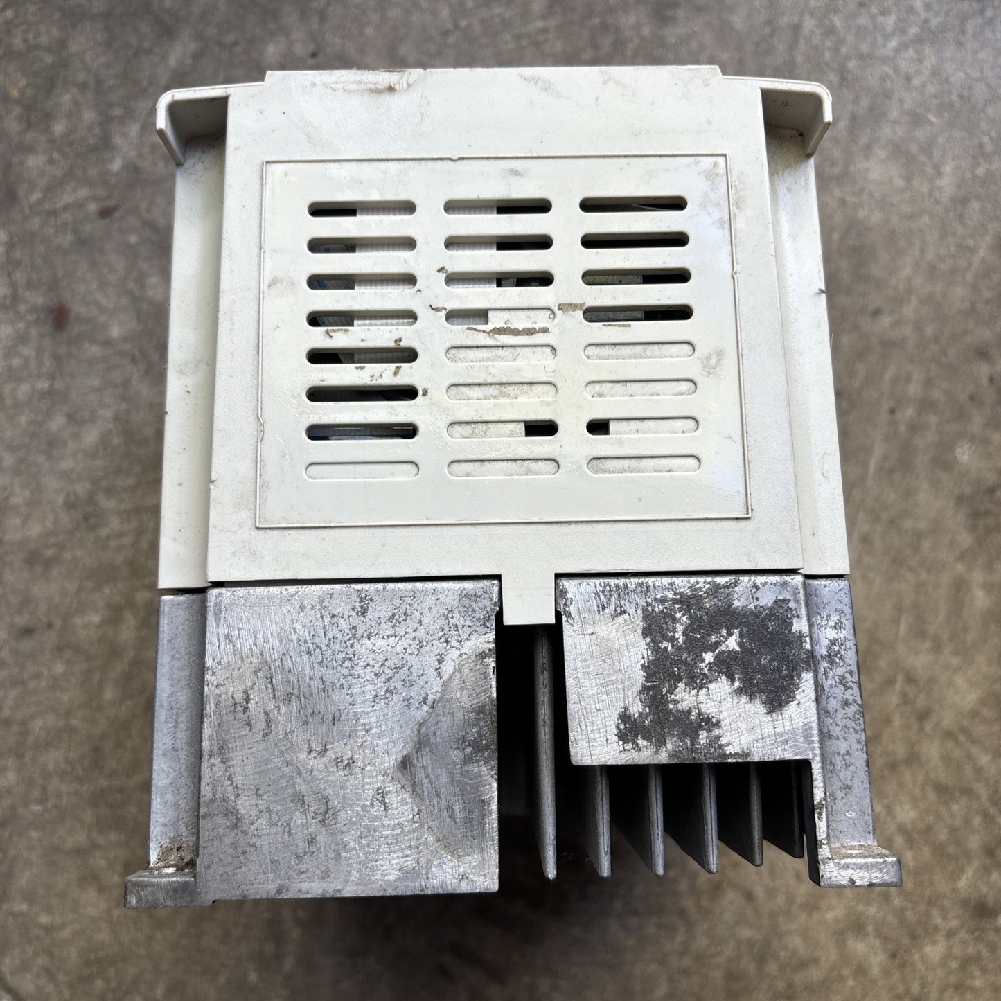 Toshiba VFS9 4015PL WN(1) VFD 0.5/400Hz 2Hp 380/500v 4.1A 3Ph In6