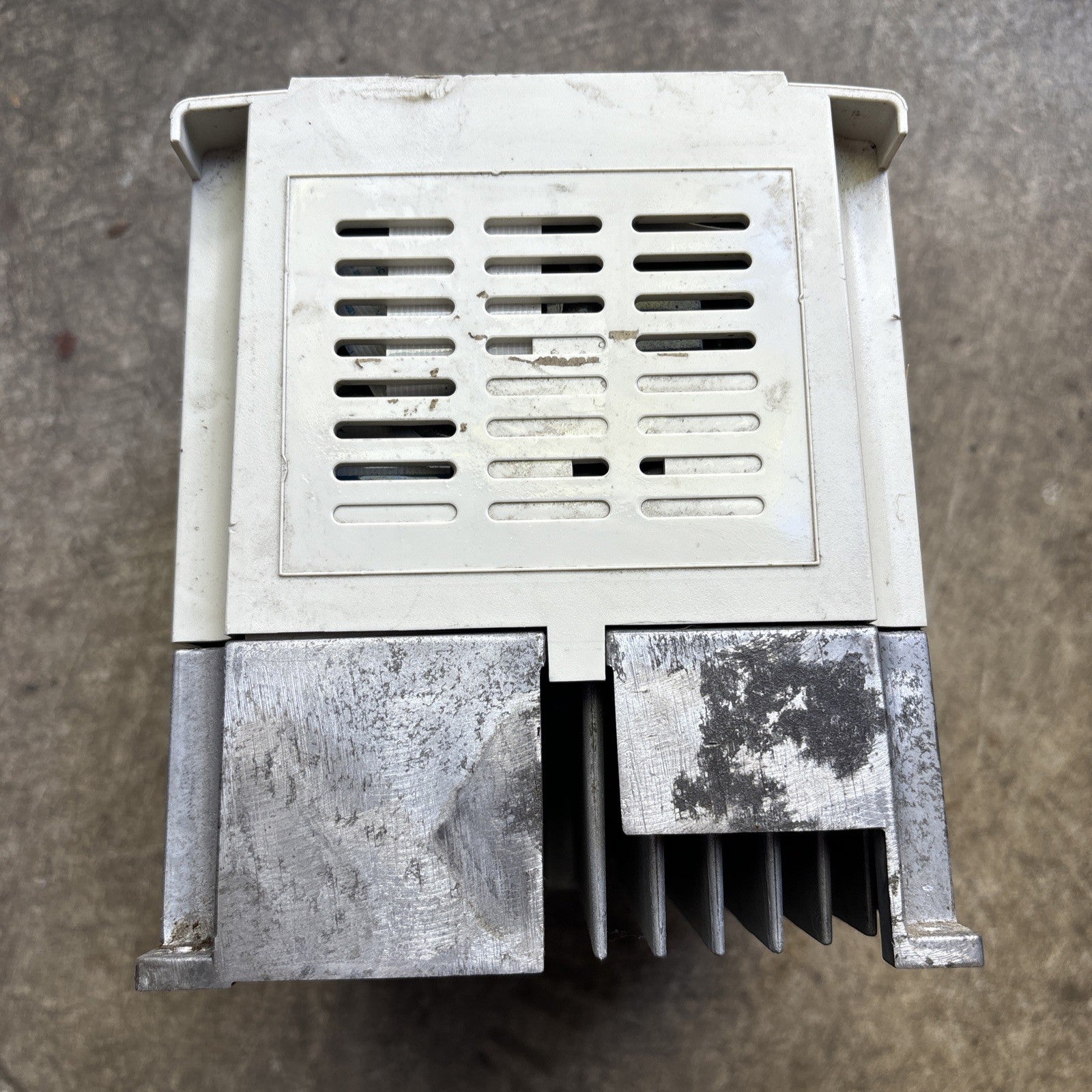 Toshiba VFS9 4015PL WN(1) VFD 0.5/400Hz 2Hp 380/500v 4.1A 3Ph In6