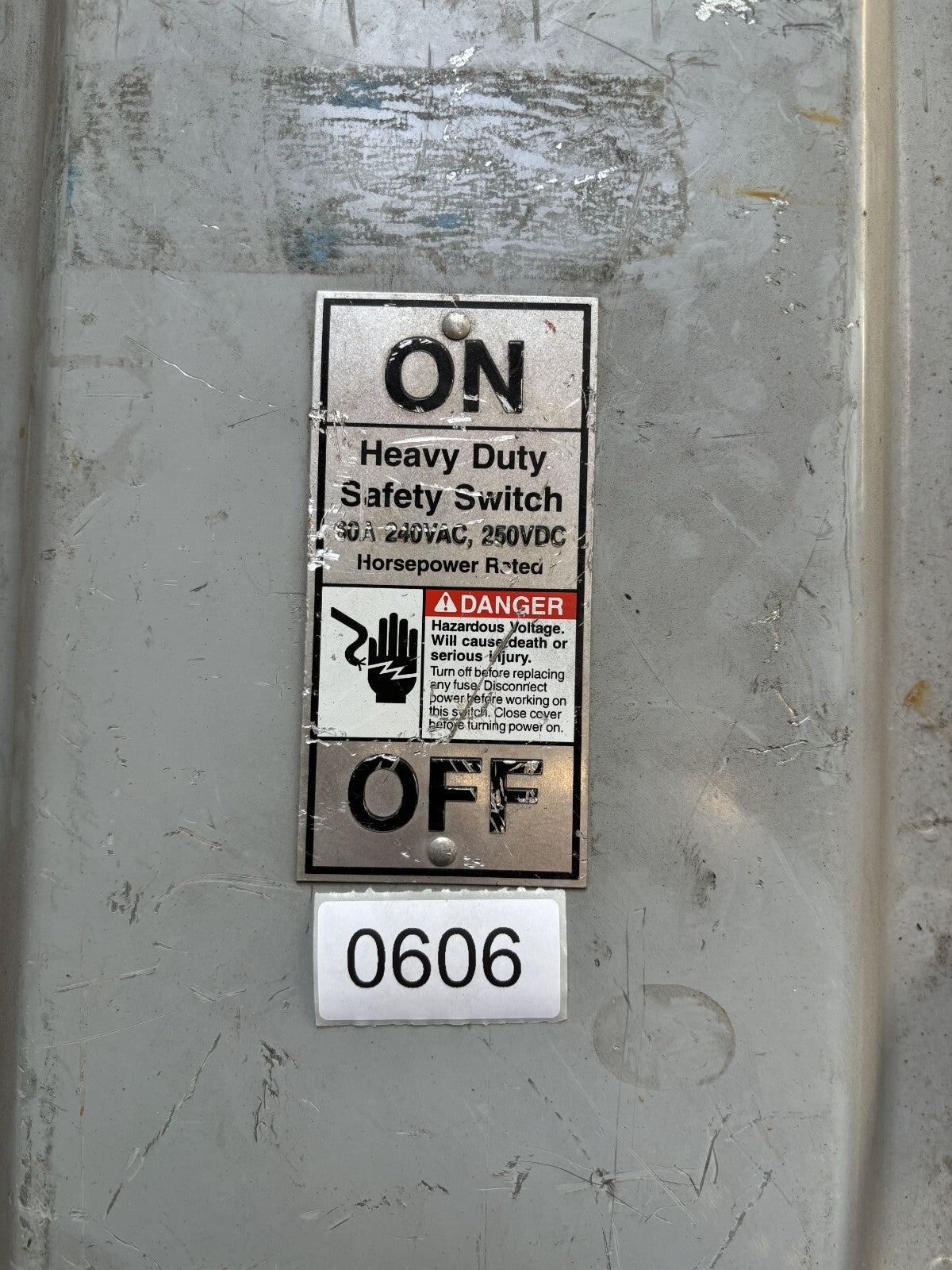 Siemens HF323NR Fusible Heavy Duty Safety Switch 100 Amp 240 Vac1
