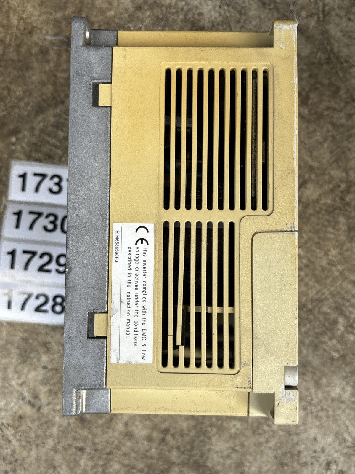 Toshiba VFS7 2004UP Transistor Invertor 3 Phase 3 Amp 200 230 Volts2