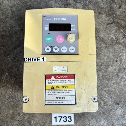 Toshiba VFS7 2004UP Transistor Invertor 3 Phase 3 Amp 200 230 Volts Works Read0