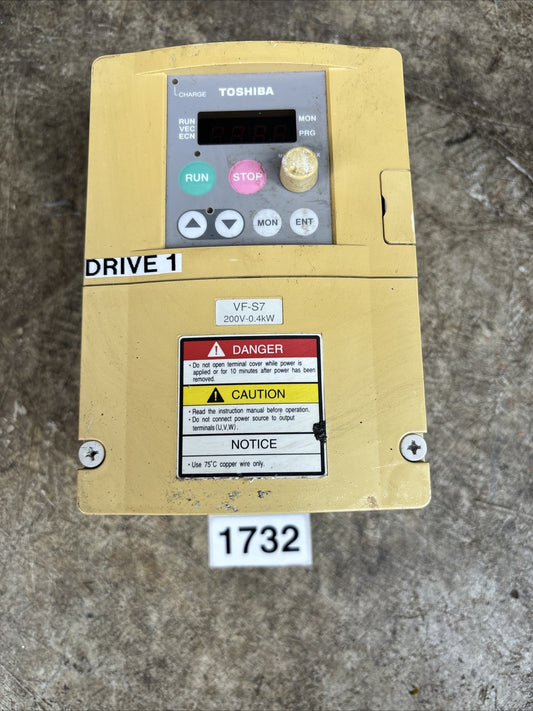 Toshiba VFS7 2004UP Transistor Invertor 3 Phase 3 Amp 200 230 Volts Works Read0