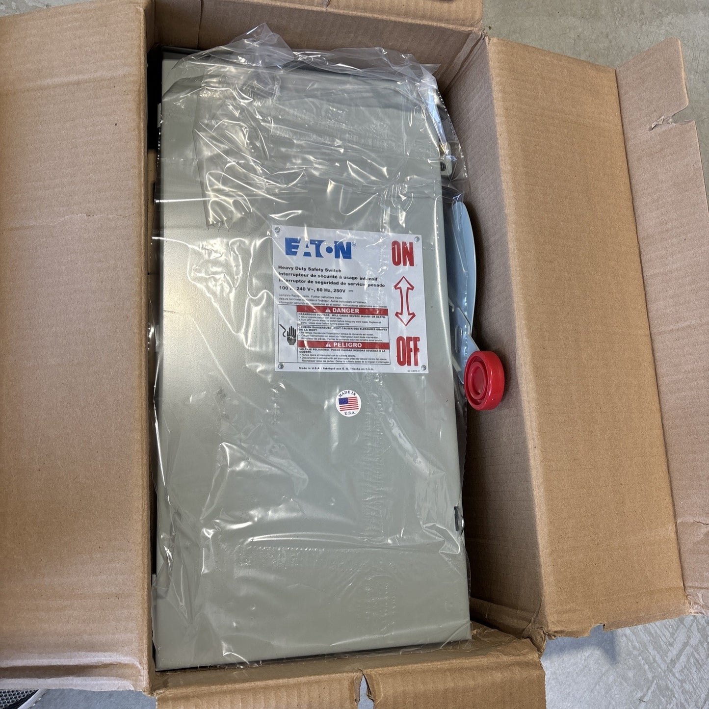 EATON, HEAVY DUTY SAFETY SWITCH, DH223NRK, 100A, 240VAC, 2 POLE, RAINPROOF, NEW1
