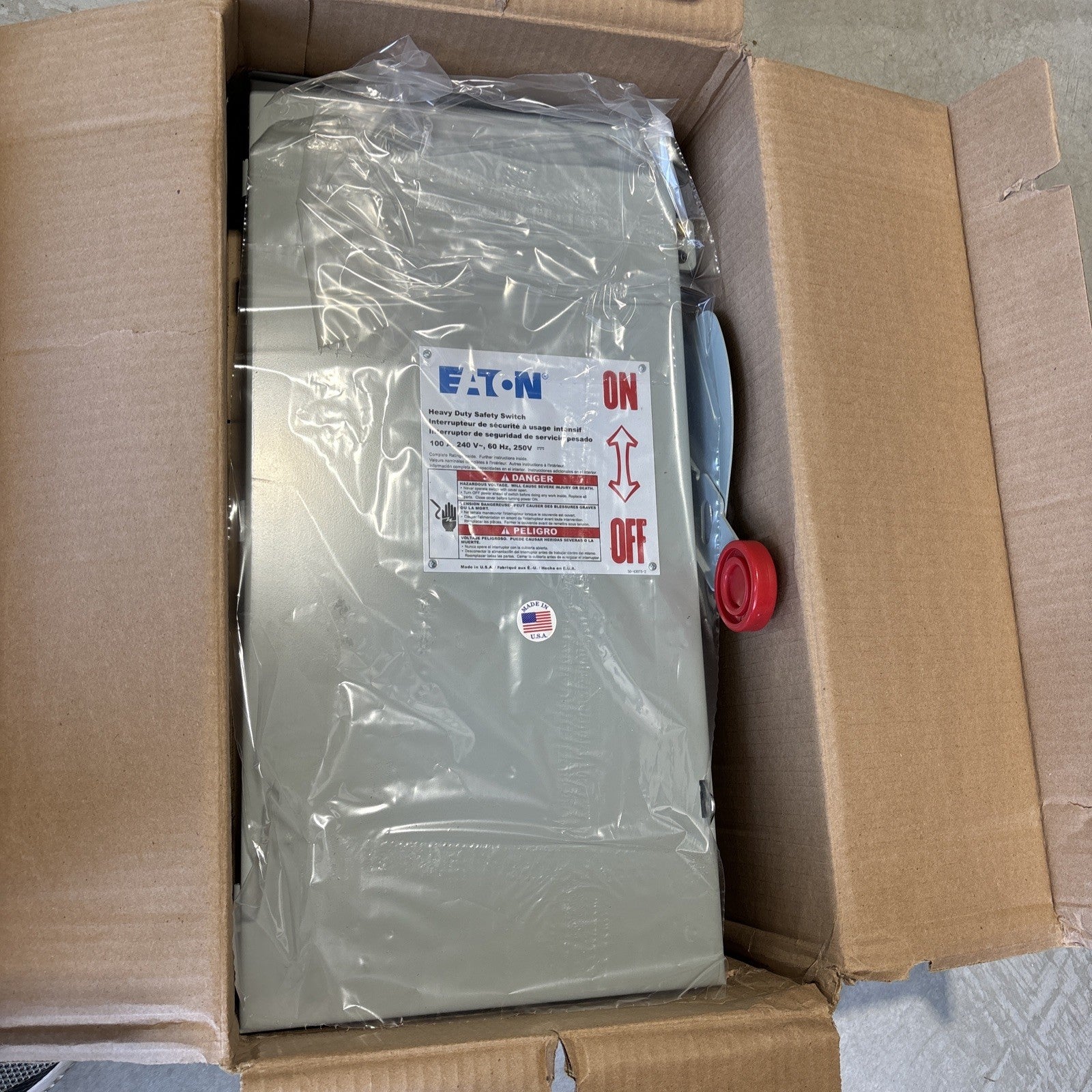 EATON, HEAVY DUTY SAFETY SWITCH, DH223NRK, 100A, 240VAC, 2 POLE, RAINPROOF, NEW1