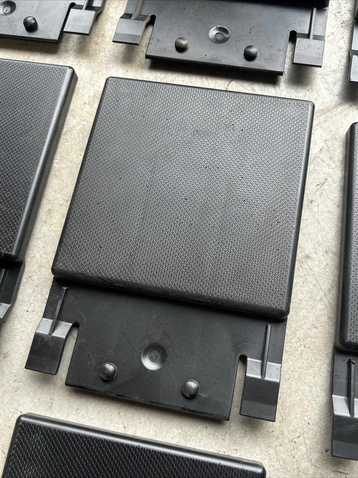 Square D HLW4BL Series 4 Panelboard Accessory Qty 9 FNFP3