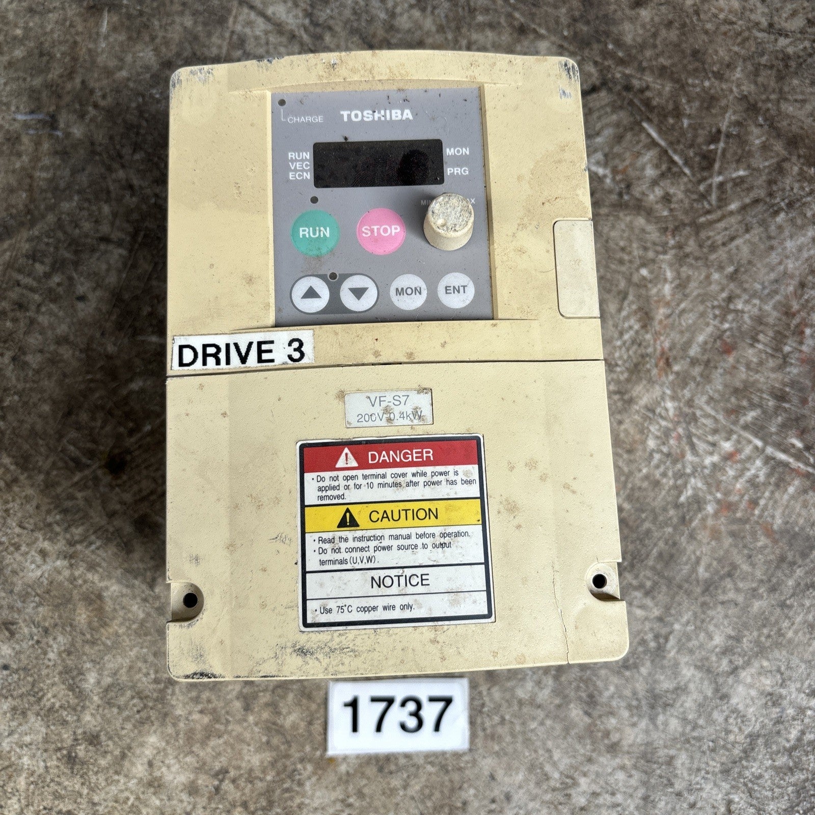 Toshiba VFS7 2004UP Transistor Invertor 3 Phase 3 Amp 200 230 Volts Works Read0