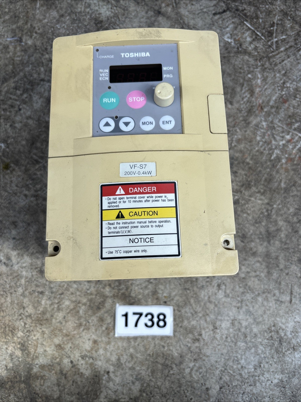 Toshiba VFS7 2004UP Transistor Invertor 3 Phase 3 Amp 200 230 Volts Works Read0