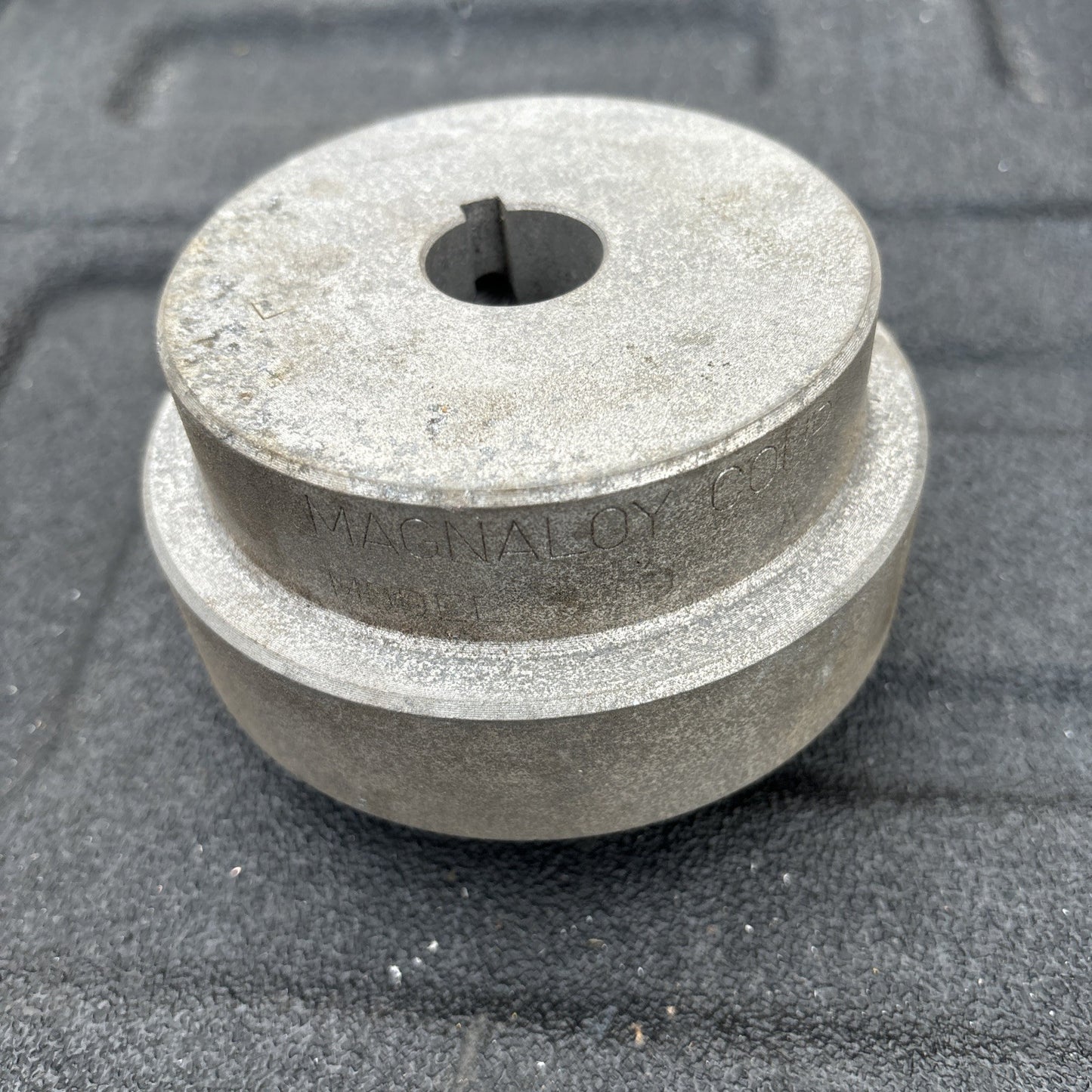 New Magnaloy M50002806 M500 Coupling Hub 7/8" Bore, 3/16" Keyway0