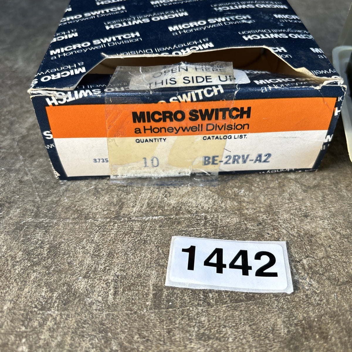NEW BOX OF 9 HONEYWELL BE 2RV A2 MICRO LIMIT SWITCH PILOT DUTY 25A 125/250/480V1