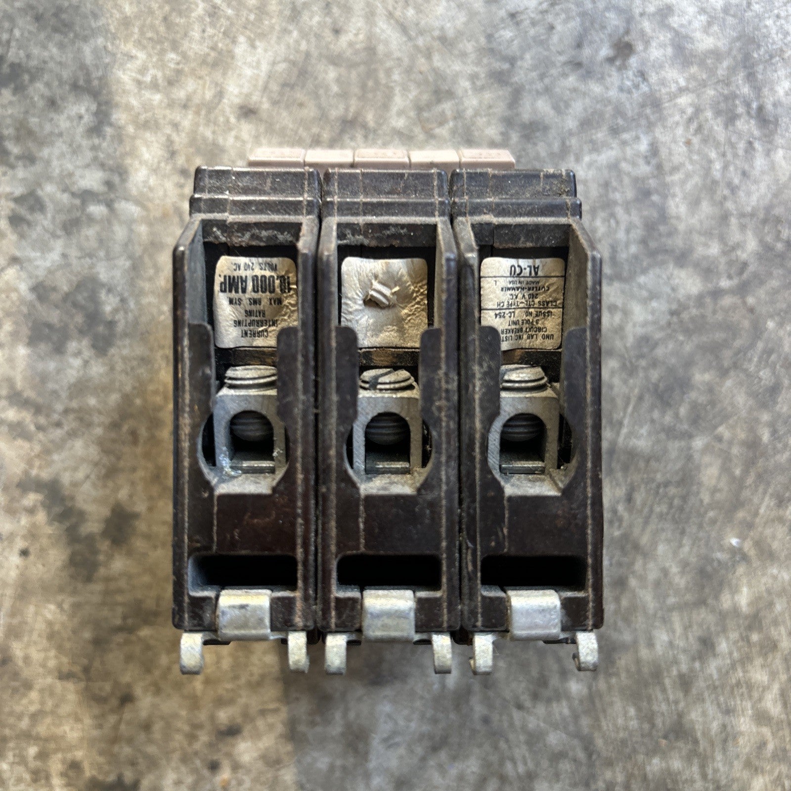 UND LAB Inc. 3 pole 50 AMP circuit breaker 240 VAC AL CU common trip Issue Lc2541