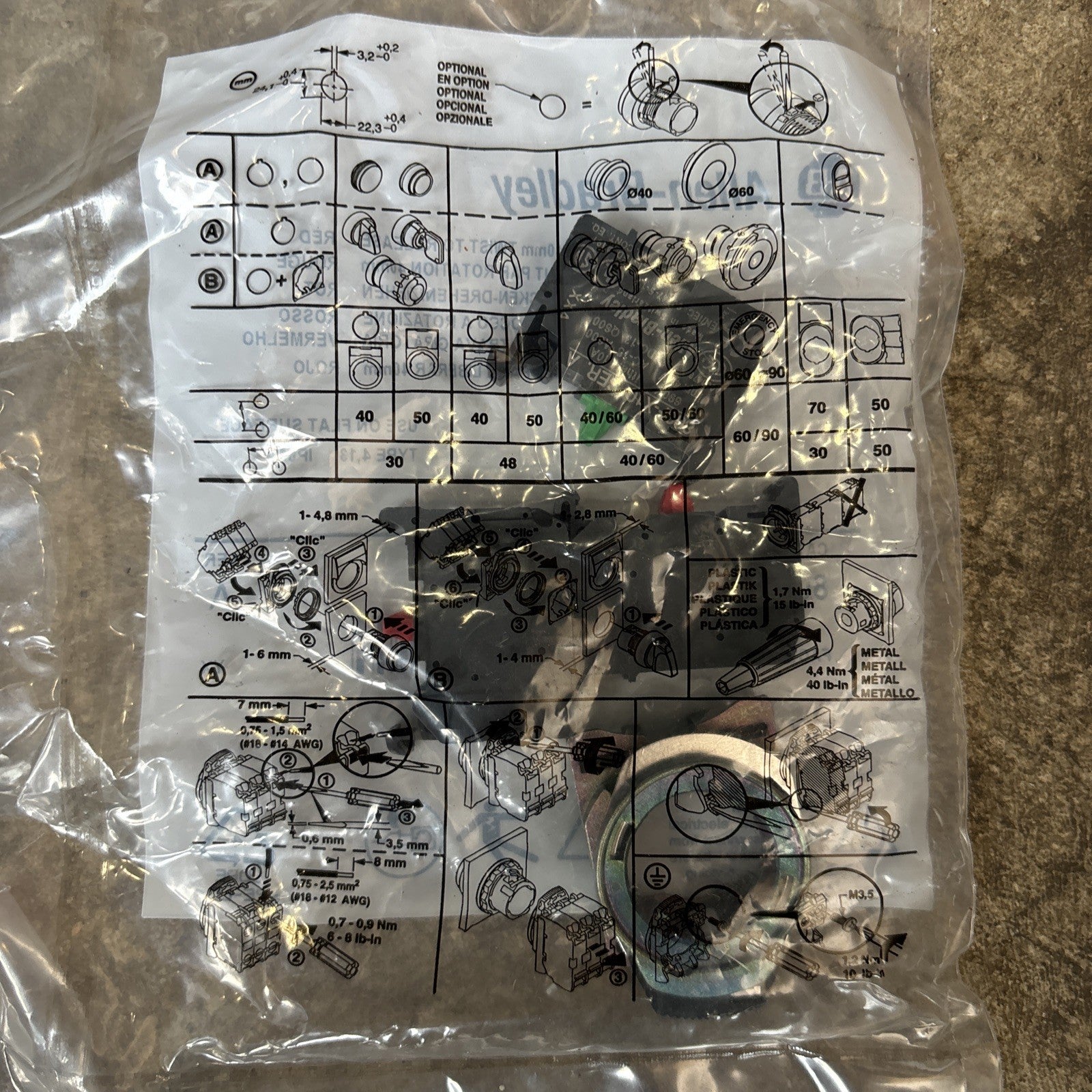 Allen Bradley Latching E Stop Twist Lock 800FM-MT44MX123