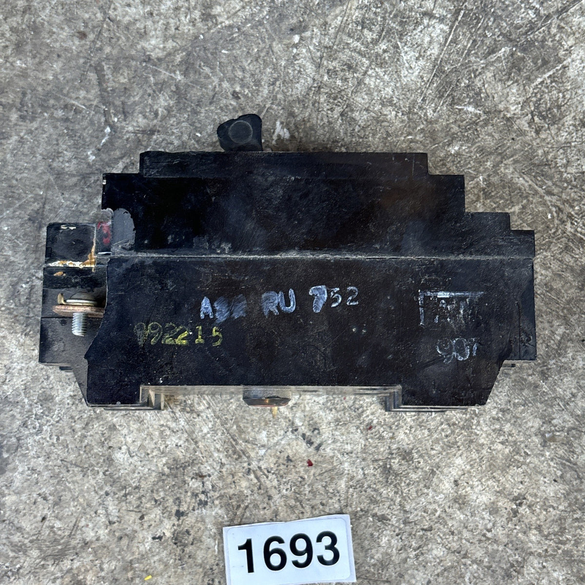 Square D 992215 15 Amp Circuit Breaker2