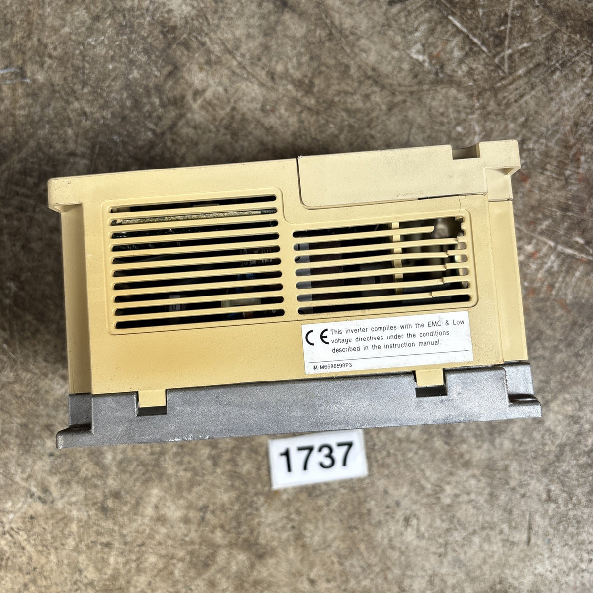 Toshiba VFS7 2004UP Transistor Invertor 3 Phase 3 Amp 200 230 Volts Works Read2