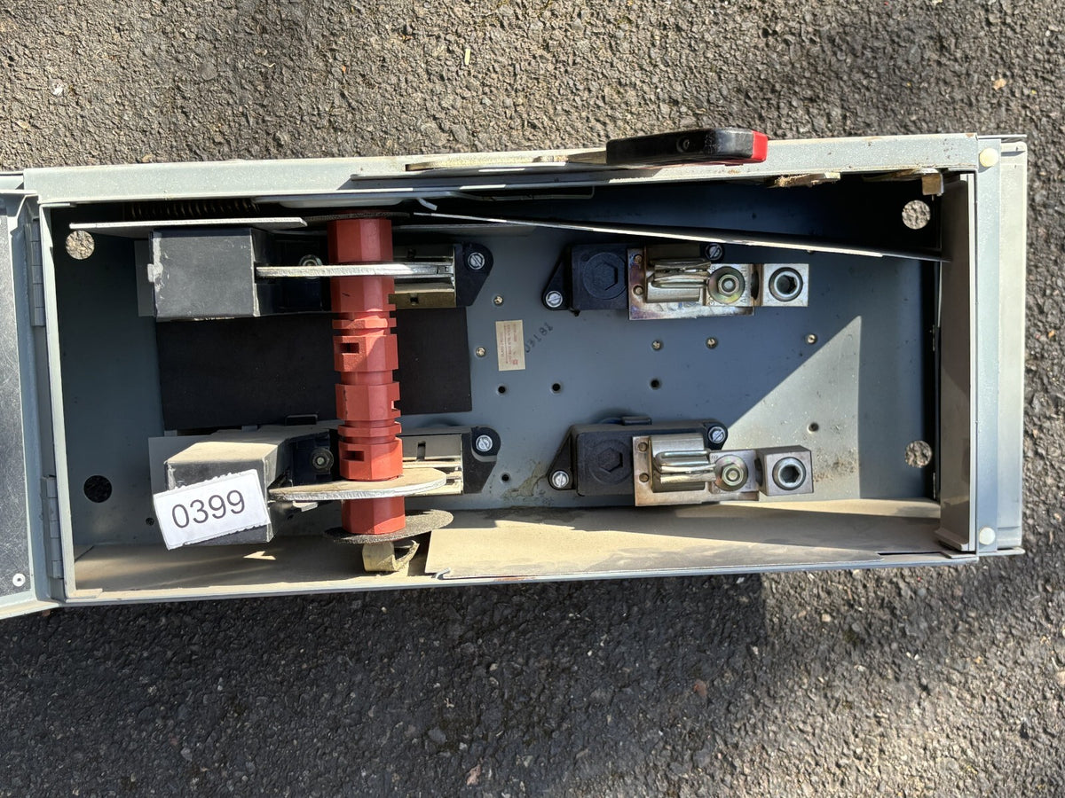 Square D QMB224 Fusible Panelboard Switch 200 Amp 2 Pole 240 Vac2