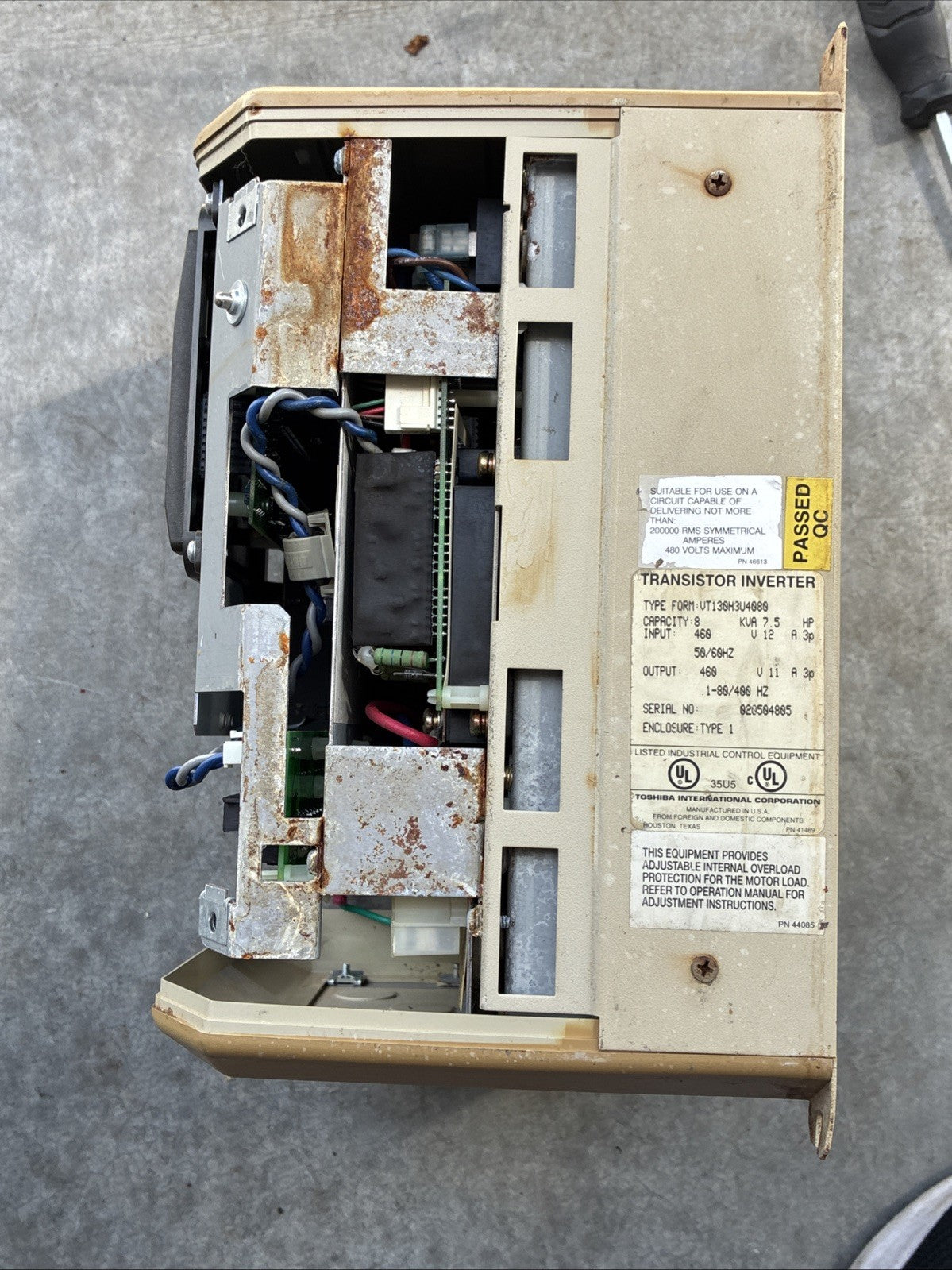 Toshiba H3 AC Drive VT130H3U4080 7.5HP 3Ph Input: 460V 12A 3p 50/60Hz6