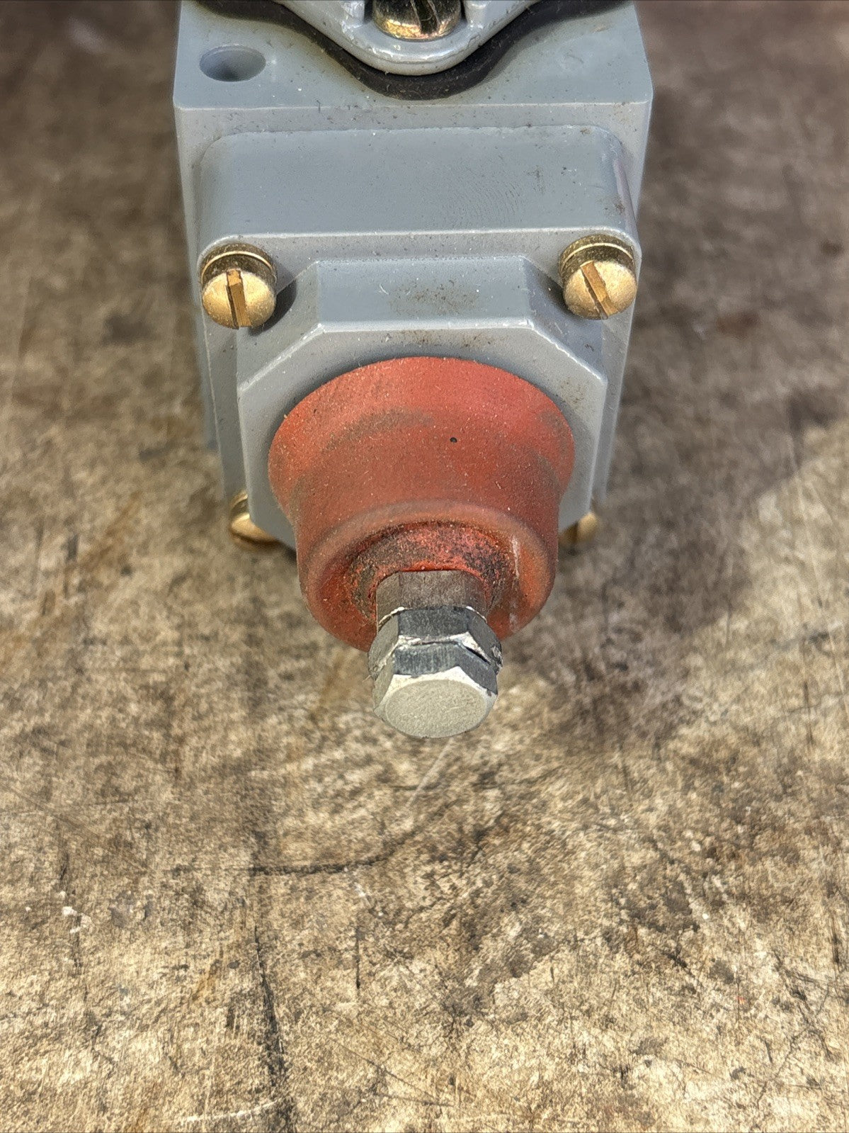 Cutler Hammer 10316H620C 600 volt Limit Switch NIB4