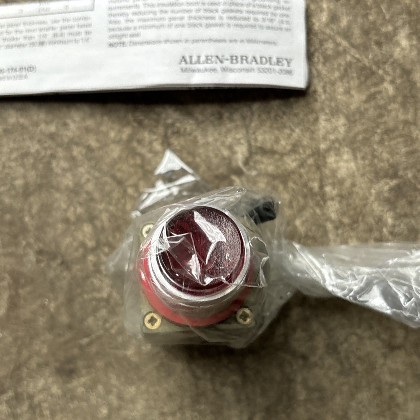 Allen Bradley 800MR QB24RA Ser D 24V Extended Red Lens Push Button Illuminated4