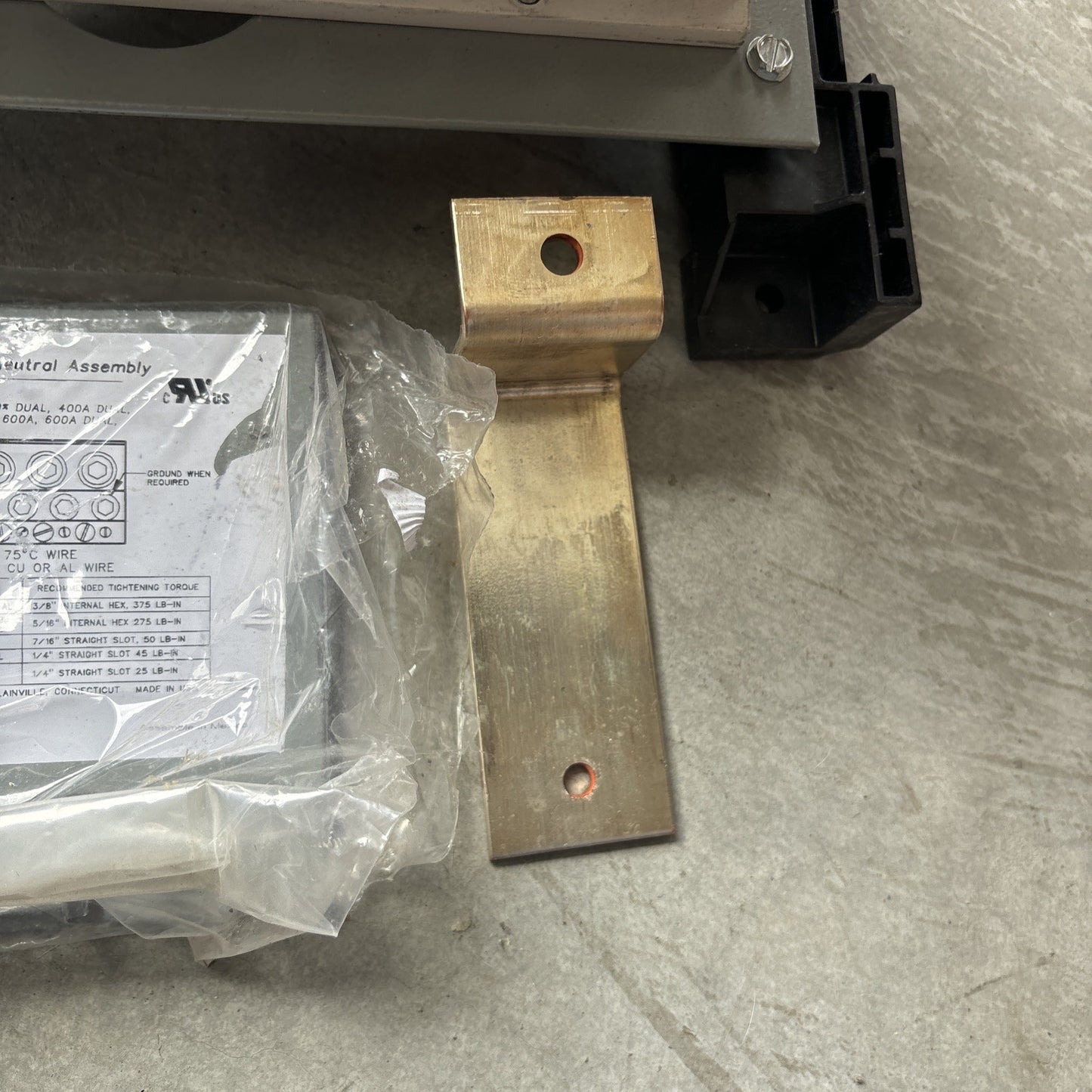 GE General Electric ANKN120 347V Panelboard Neutrals Kit w/Hardware (New)3