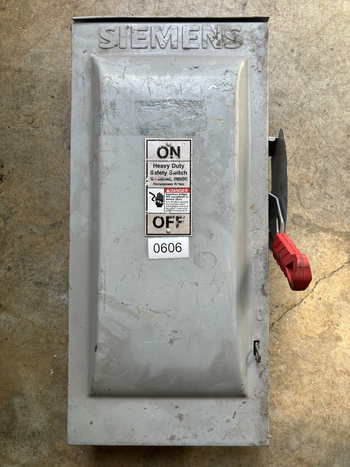 Siemens HF323NR Fusible Heavy Duty Safety Switch 100 Amp 240 Vac0