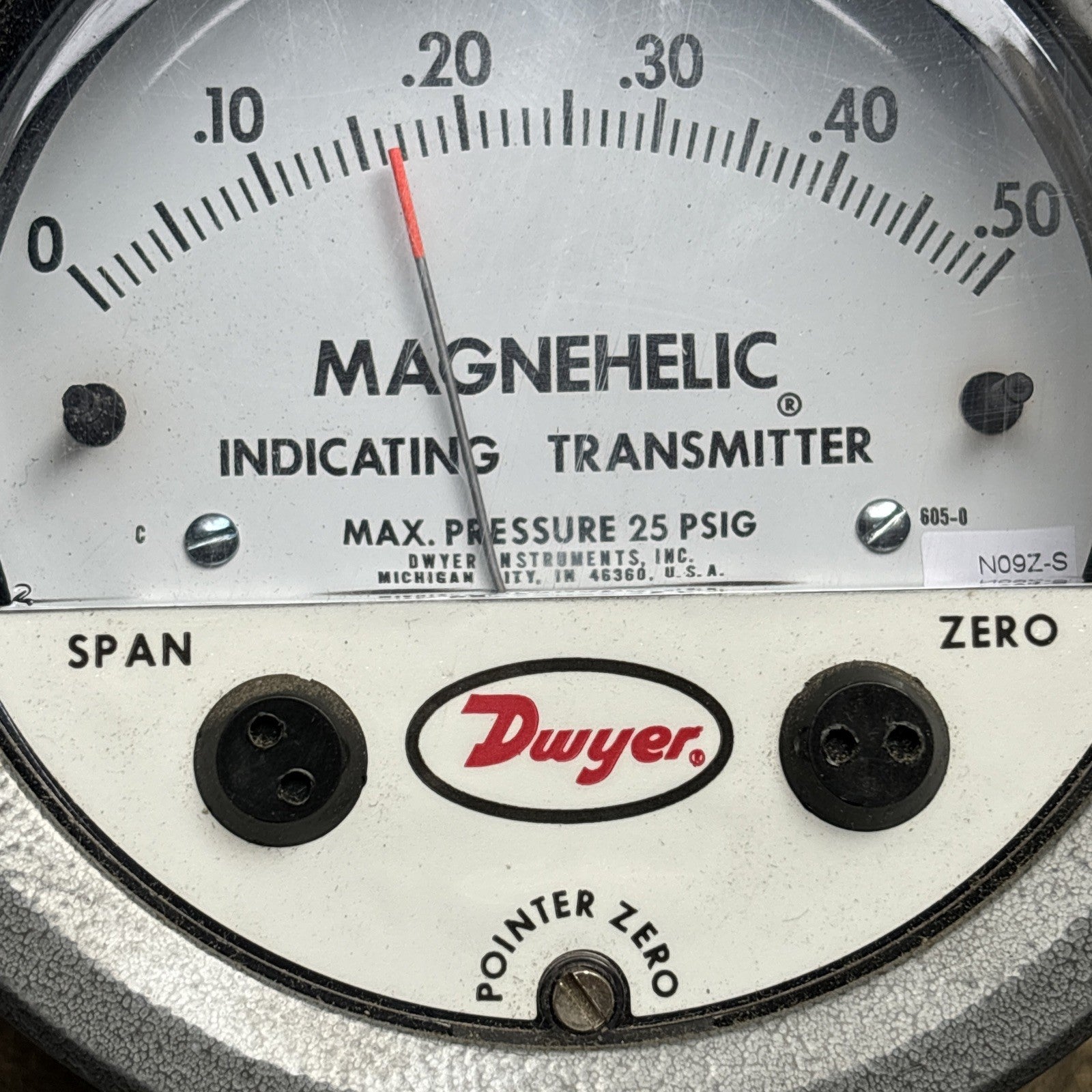 DWYER 605-0 6050 Magnehelic Differential Pressure Indicating Transmitter1