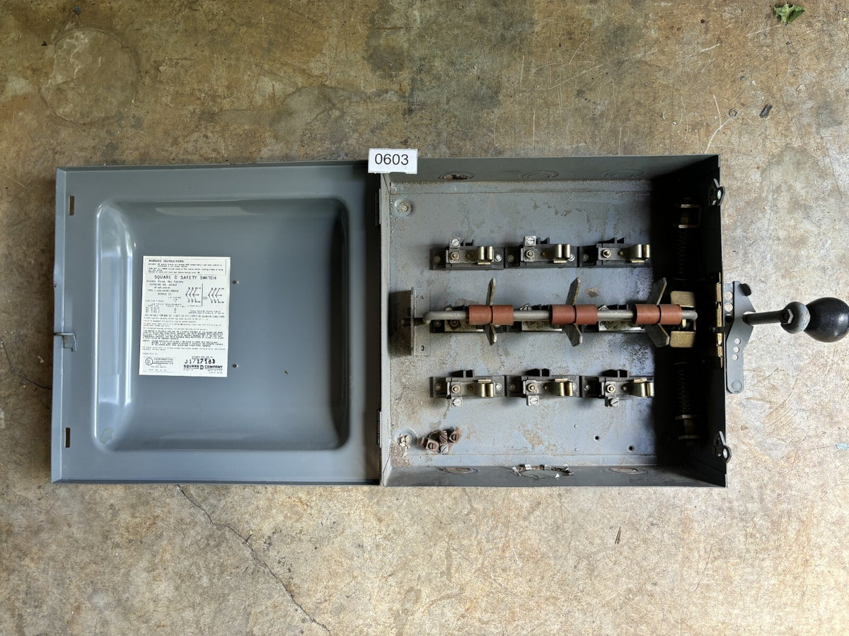 Square D 82352 Non Fusible Double Throw Safety Switch 60 Amp 240 Vac2