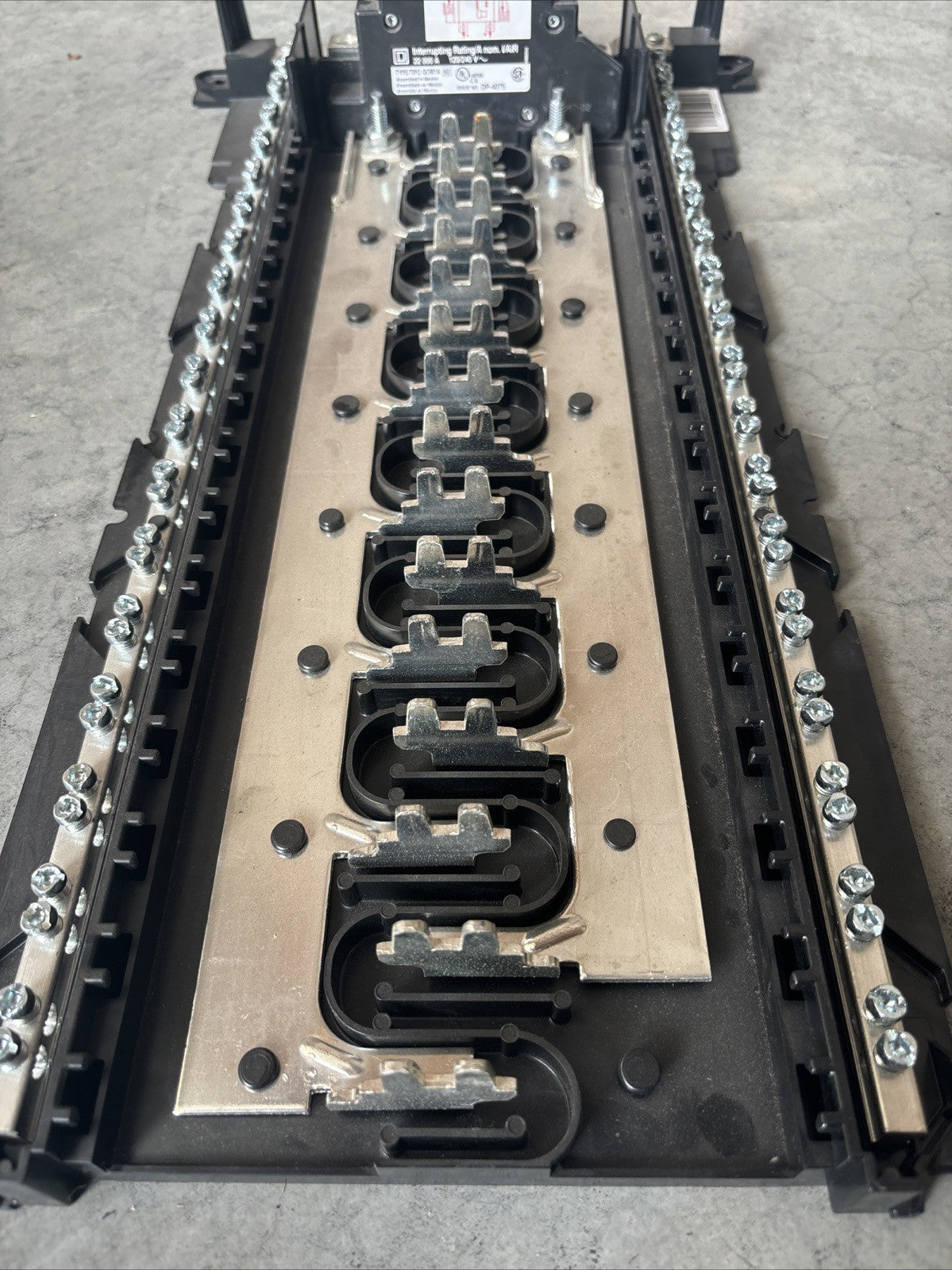 Square D HOM3060M100PC 100 Amp 30 Space/60 Circuit Load Center Guts Only1