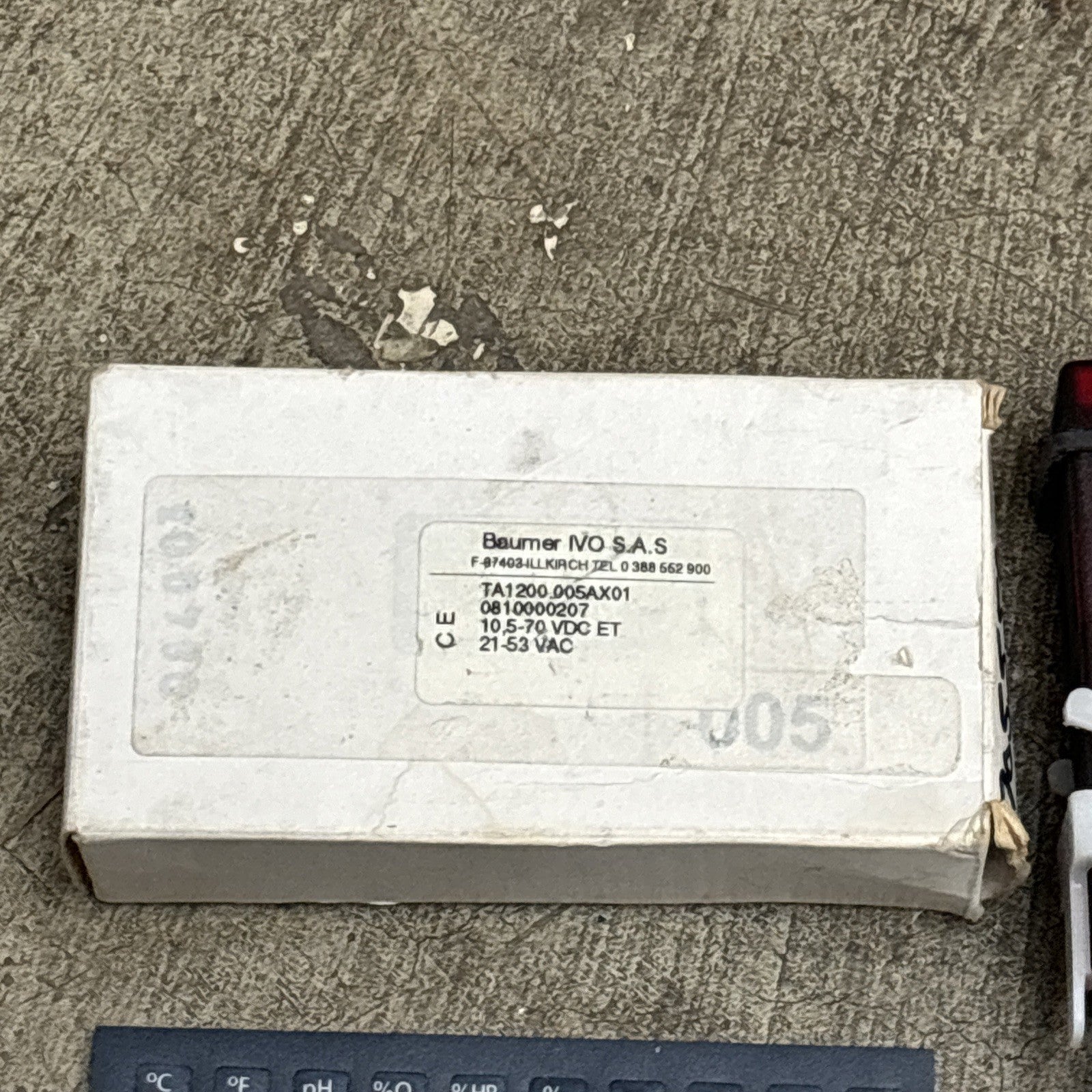 BAUMER TA1200.005AX01 , TA1200 4 Digit 10.5 70Vdc Counter1