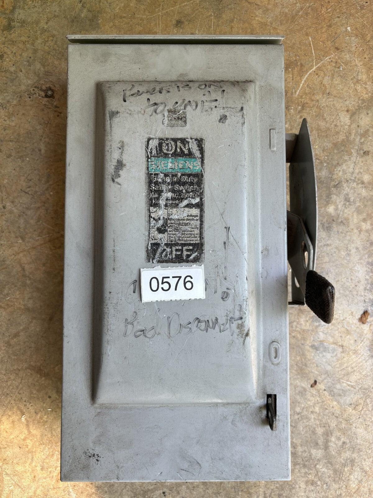 Siemens GF322NR Fusible General Duty Safety Switch 60 Amp 240 Vac0