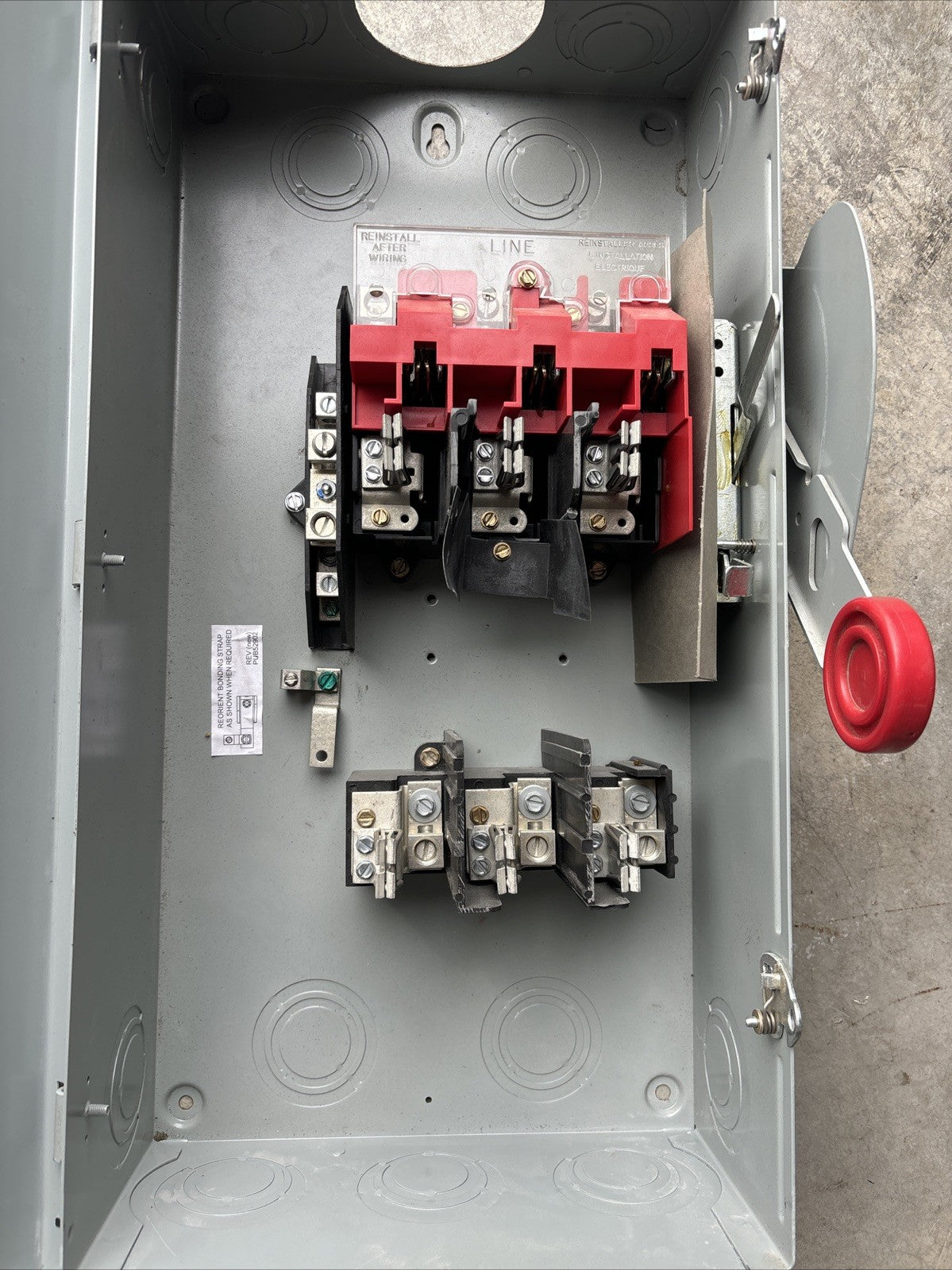 DH323NGK Eaton Cutler Hammer 100A Fusible Switch 240V3