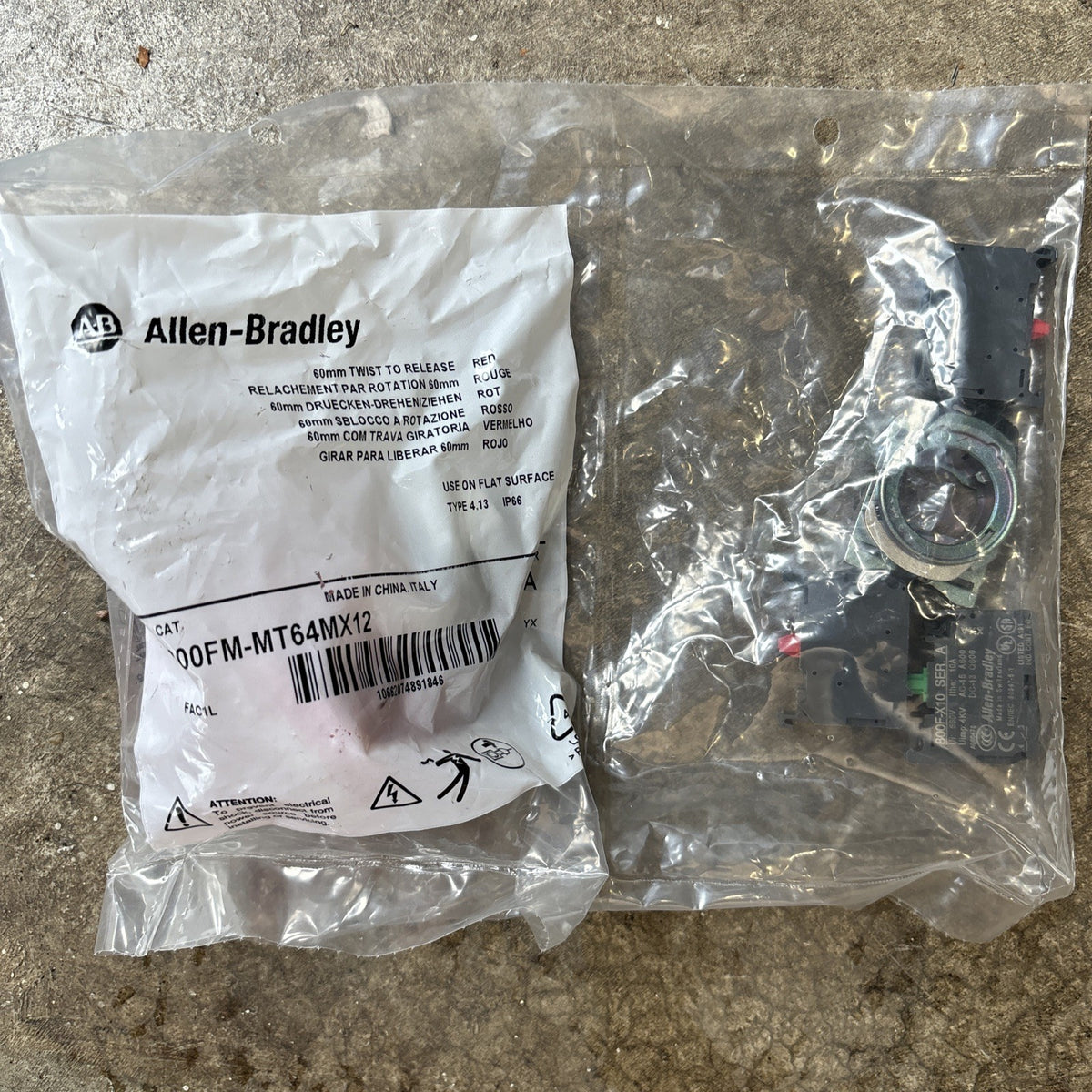 Allen Bradley 800FM-MT64MX12 Push Button, 60mm, Twist To Release0