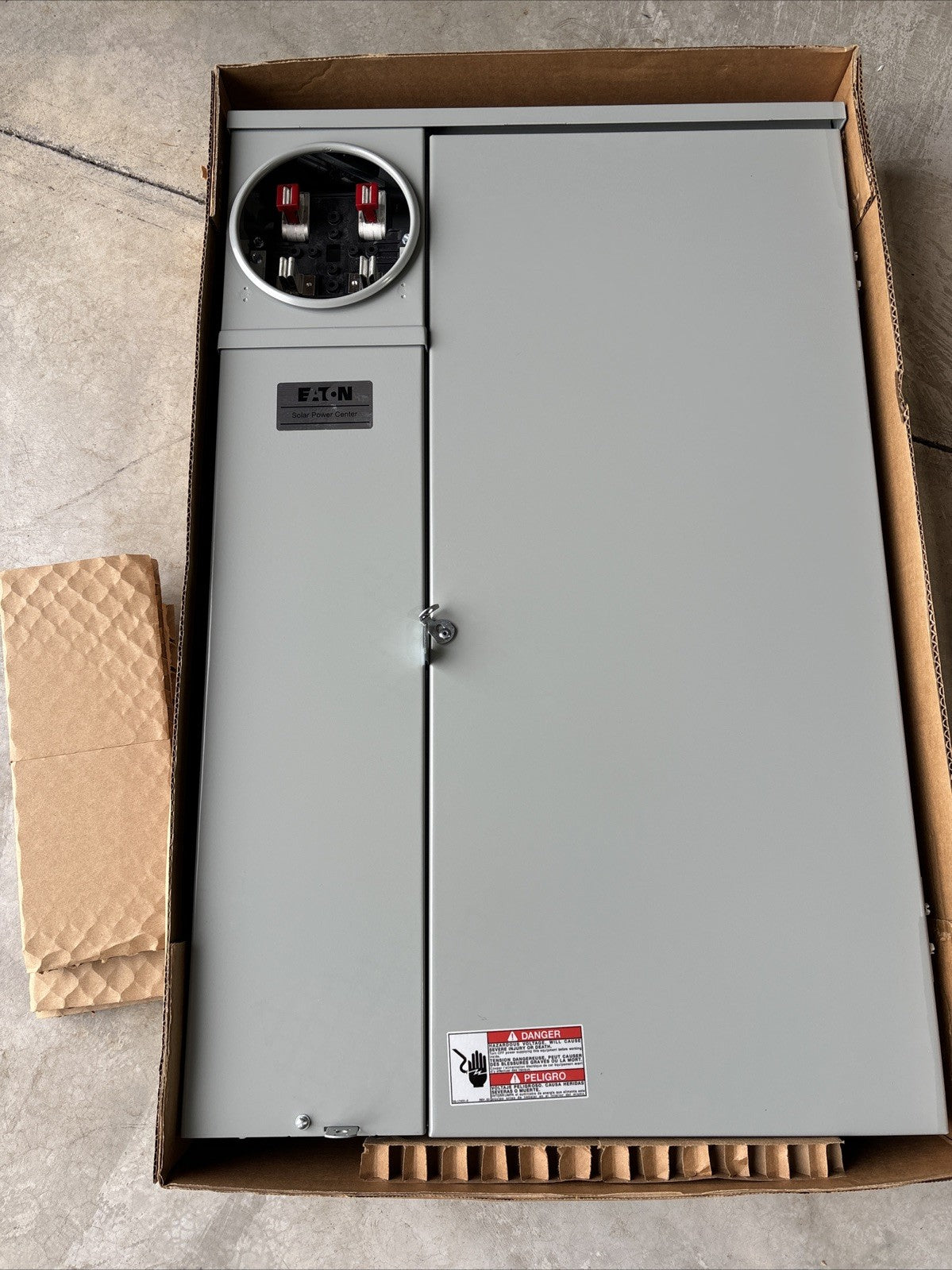 NEW Eaton MBE4040PV200BTS   Solar Rated MB 40/40 200A MCB 200A1