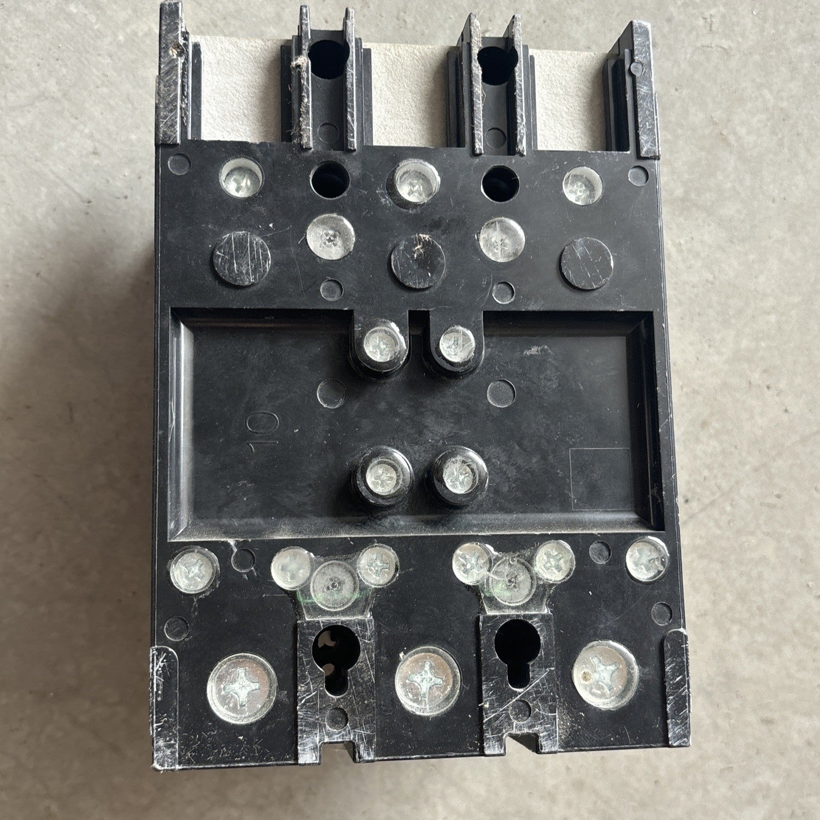 Square D QBL32225 PowerPact Circuit Breaker 225A 240V 3P HACR Type Q2L4