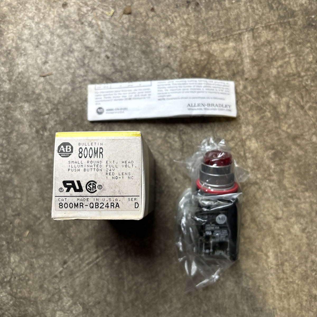 Allen Bradley 800MR QB24RA Ser D 24V Extended Red Lens Push Button Illuminated1
