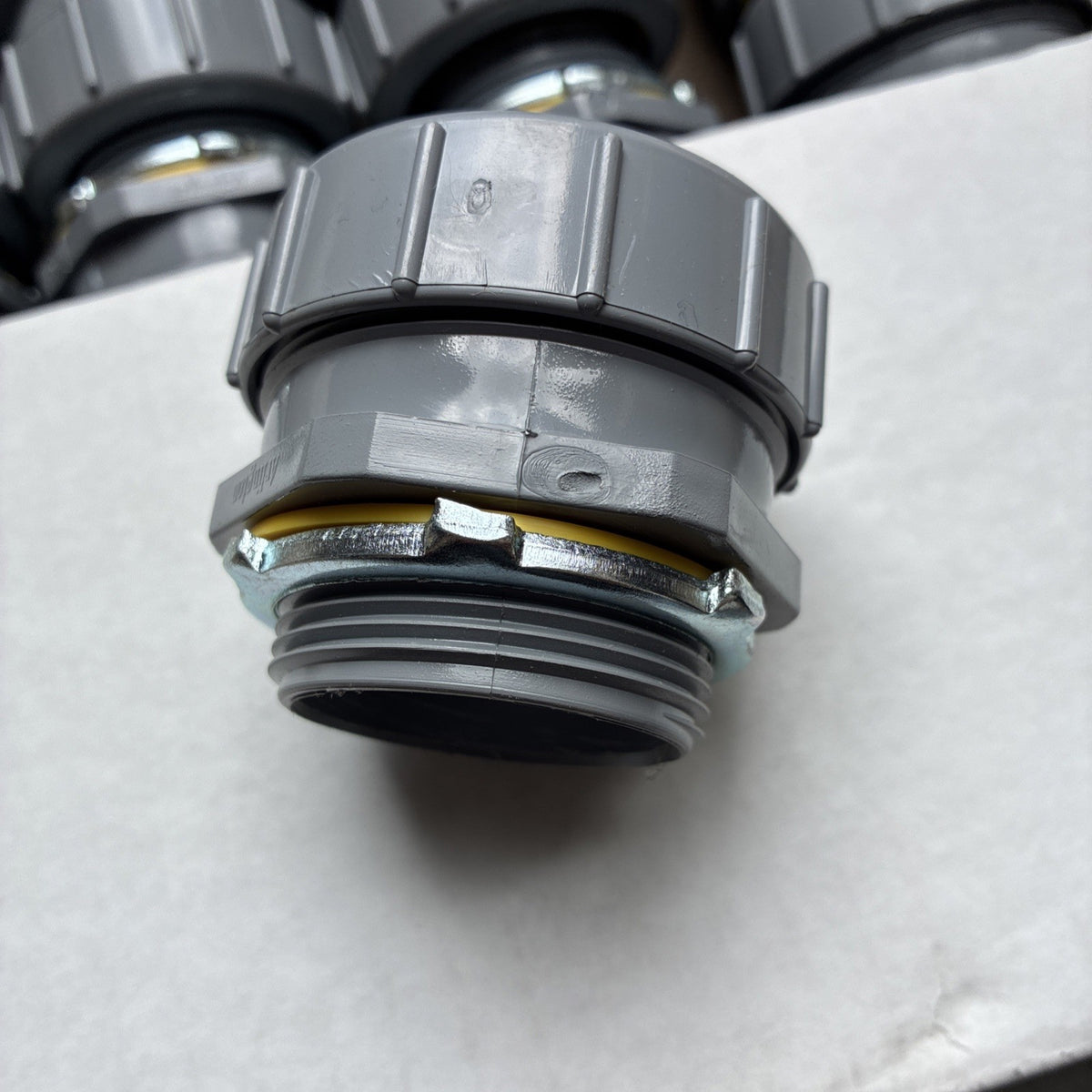 Arlington NMLT150 1 1/2" 1.5" Straight Liquid Tight Connector   Box Of 201